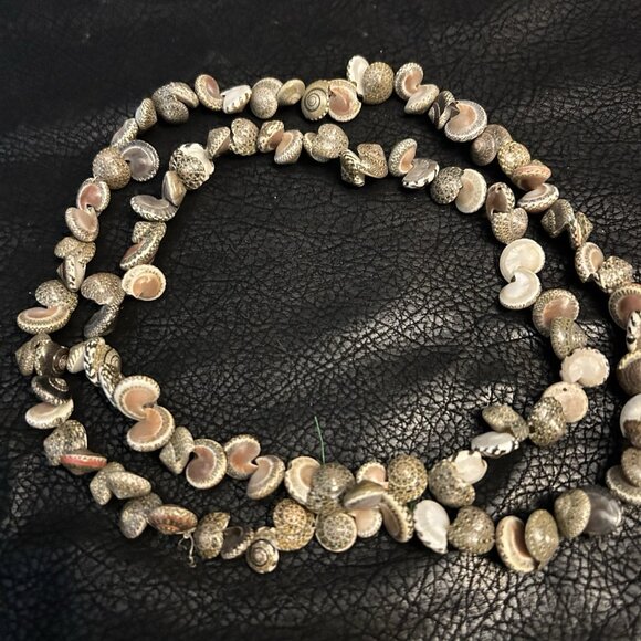 Natural Small Button Swirl Seashell Sea Shell Necklace Gray Pink No Clasp Sz 17" - Picture 4 of 7